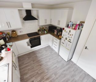 2 bedroom Flat in Flat 22, Leeds - Photo 4