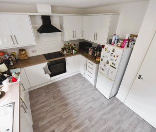 2 bedroom Flat in Flat 22, Leeds - Photo 6