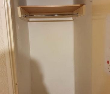 4 Bed Maisonette, Wilding House, E9 - Photo 2