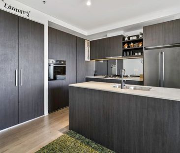 Bright & Modern 2 Beds With Study Room (3rd room) - Photo 5