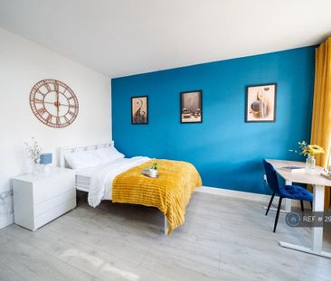 2 bedroom semi-detached house to rent - Photo 5