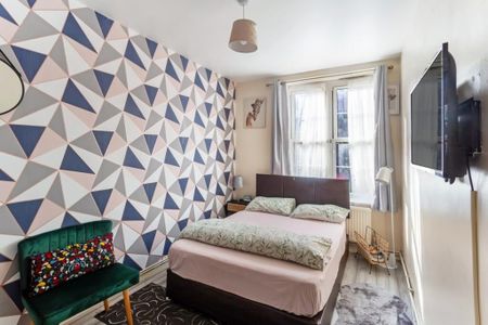 2 Bed Flat, Rockfield House, SE10 - Photo 4