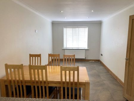 Hough Green Road, Widnes, Cheshire, WA8 - Photo 2