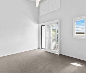 *Water Included* Beautiful 3 Bedroom Townhouse in New Farm - Photo 3