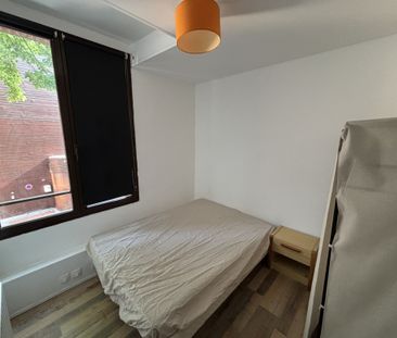 APPARTEMENT T2 MEUBLÉ FACE A LA FACULTÉ DE ST LEU (chauffage compris ) - Photo 5