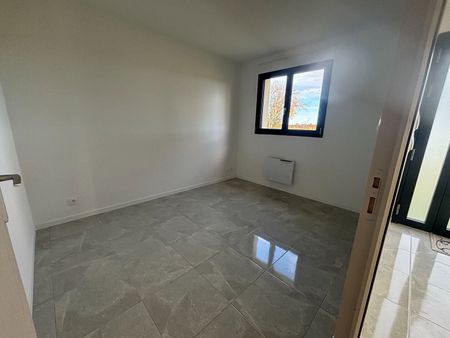 Location Maison 5 pièces 106m² - Photo 2