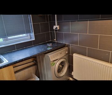 3 Bed Semi-Detached House, William Bristow Road, CV3 - Photo 3