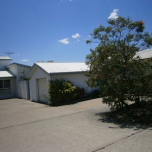 modern two bedroom unit - Photo 2