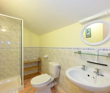 2 bedroom semi-detached house to rent - Photo 6