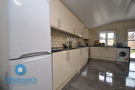 1 bed Shared House for Rent - Photo 2
