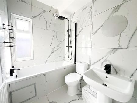 Newlands Road, London - Photo 5