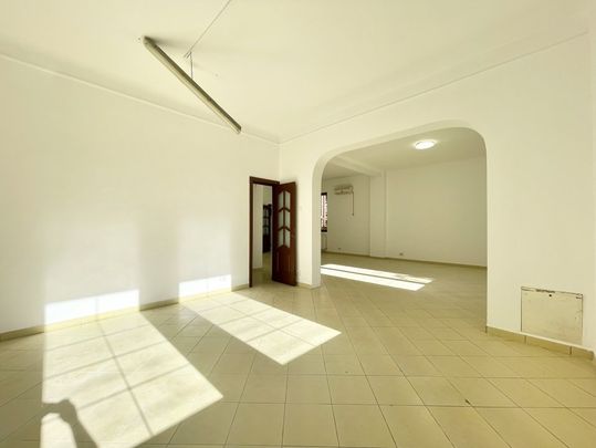 CASA 7 Camere I ÎNCHIRIAZĂ LOCAȚIE STRATEGICAI Ideala Pentru BUSINESS I 303 MP - Photo 1