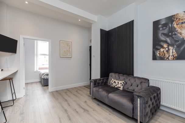 Unit 1, 47 Castlereagh Street, BT54NF, Belfast - Photo 1