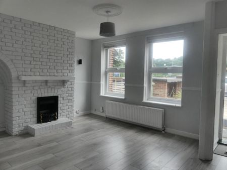 3 bedroom terraced house to rent - Photo 2