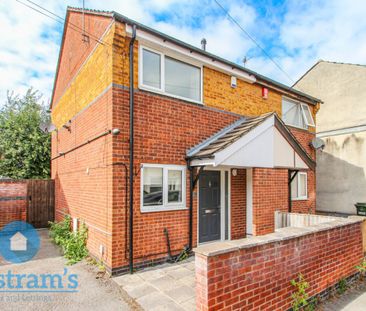 2 bed Semi-Detached House for Rent - Photo 5