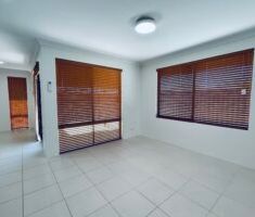 HOME FOR CHRISTMAS - Photo 1