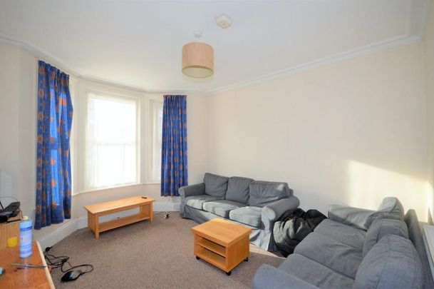 6 bedroom detached house to rent - Photo 1