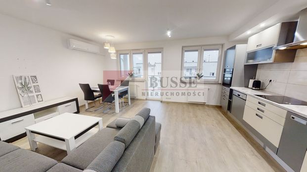 Dobry standard! 3 pokoje, klimatyzacja, parking - Photo 1