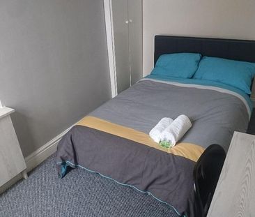 3 bedroom terraced house to rent - Photo 6