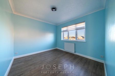 3 bedroom detached house to rent - Photo 3