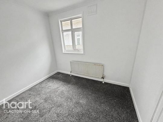 3 bedroom chalet to rent - Photo 1