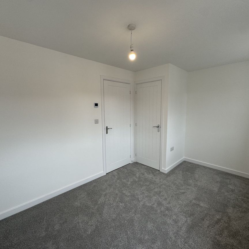 Blumenthal Close, Corby, Weldon - Photo 1