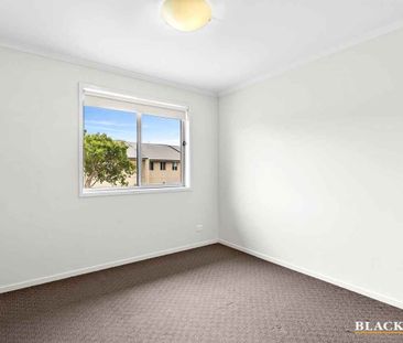 3-Bedroom Townhouse in Prime Tuggeranong Location - Photo 4