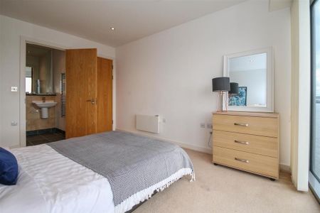 2 bedroom apartment to rent - Photo 2