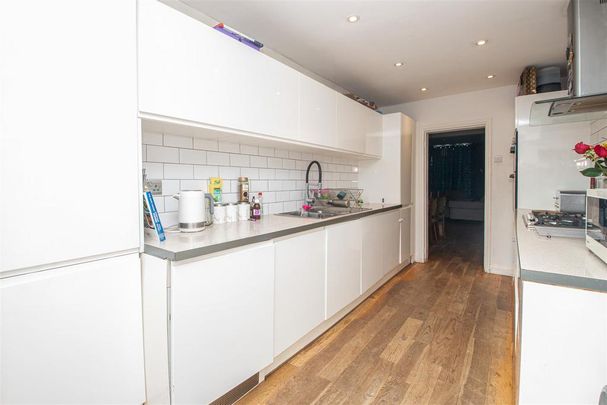 3 bedroom terraced house to rent - Photo 1