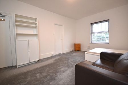 1 bedroom Flat To Let - Photo 3