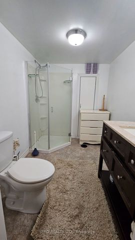 Townhouse For Lease | N8020456 - Photo 5