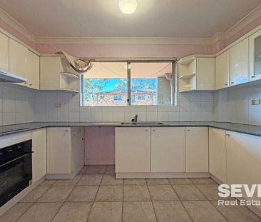 Classic 2 Bedroom Apartment in Riverside Complex - Photo 6