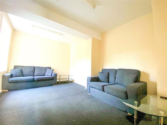 5 bedroom end of terrace house to rent - Photo 1