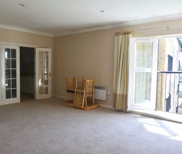 2 bed flat to rent in Lee Heights, Maidstone, ME14 - Photo 4