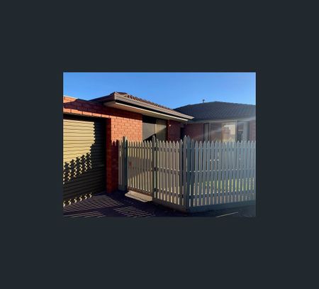 2/28 Cameron Street, Airport West, Vic 3042 - Photo 4