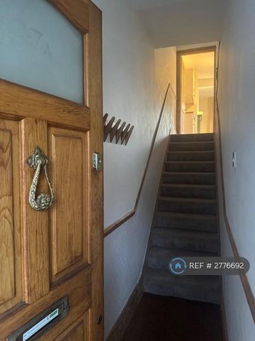 2 bedroom maisonette to rent - Photo 2