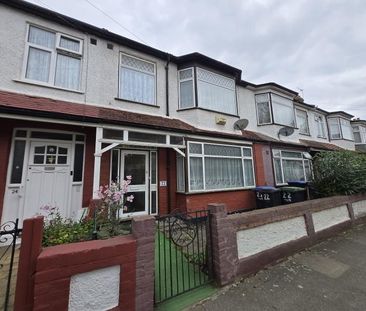 3 bedroom terraced house to rent - Photo 4