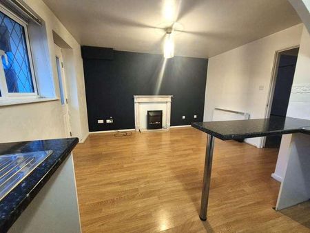 Exeter Drive, Tamworth, B79 - Photo 2