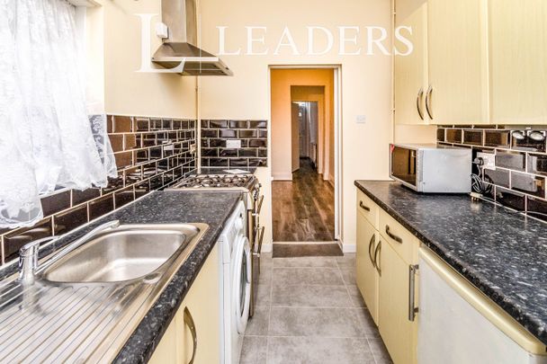 3 bedroom semi-detached to rent Ingram Road, WS3 - Photo 1