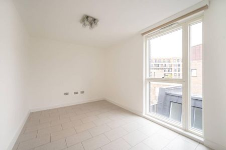 4 bedroom semi-detached house to rent - Photo 4