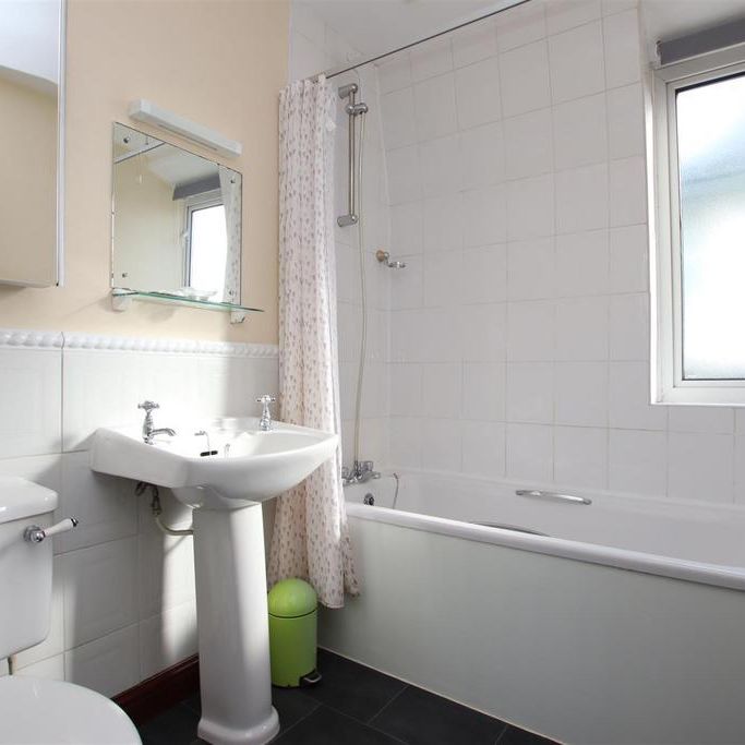 4 bedroom house to rent - Photo 1