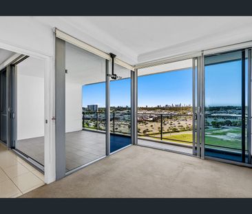 MODERN THREE BEDROOM APARTMENT WITH STUNNING VIEWS! - Photo 1