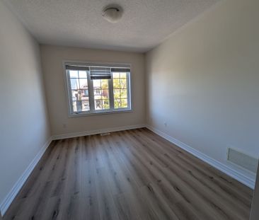 For Lease - 10 Blue Grouse Road, Vaughan, Ontario - Photo 4