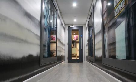 Classic 3 Bed Apartment - Photo 3
