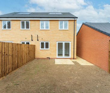 3 bedroom semi-detached house to rent - Photo 6