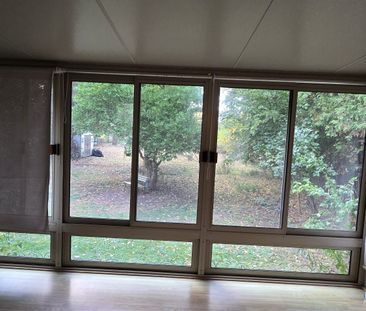 For Lease - 535 Enfield Road, Burlington, Ontario - Photo 2