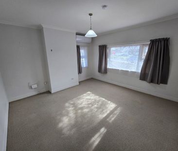 Perfect City Living with car park included - Photo 3