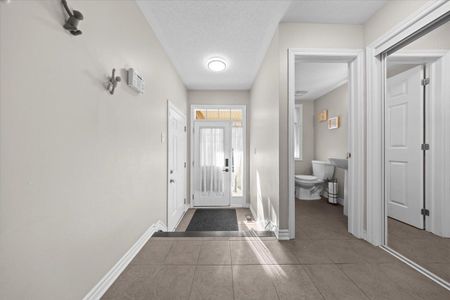 For Lease - 504 Broadleaf Street, Orleans - Cumberland and Area, Ontario - Photo 4