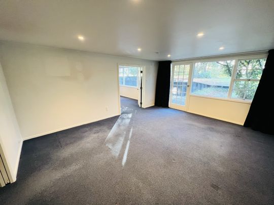 565 Yaldhurst Road, Yaldhurst - Photo 1