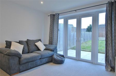 2 bedroom semi-detached house to rent - Photo 2